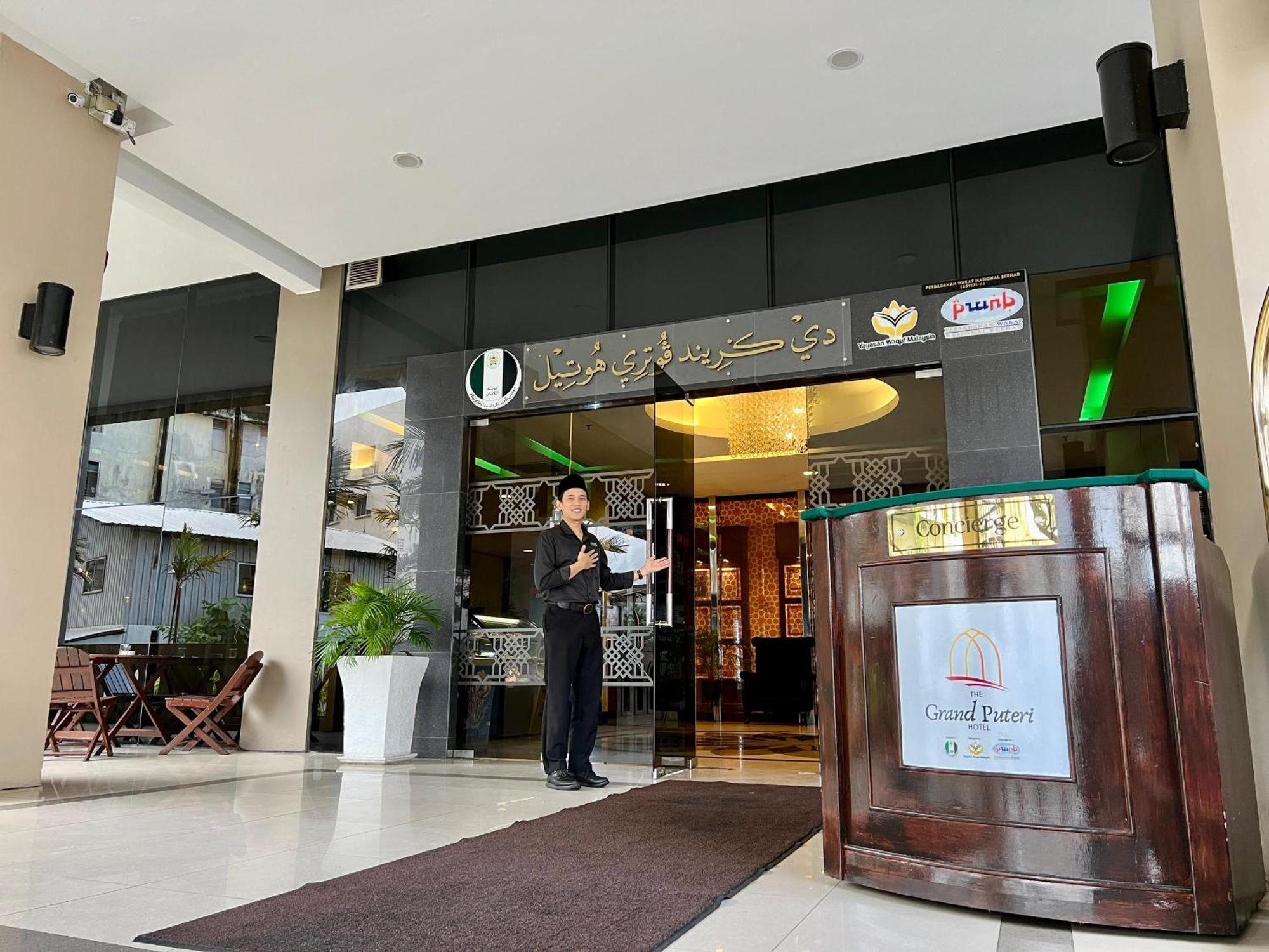 The Grand Puteri Hotel Kuala Terengganu Exteriör bild