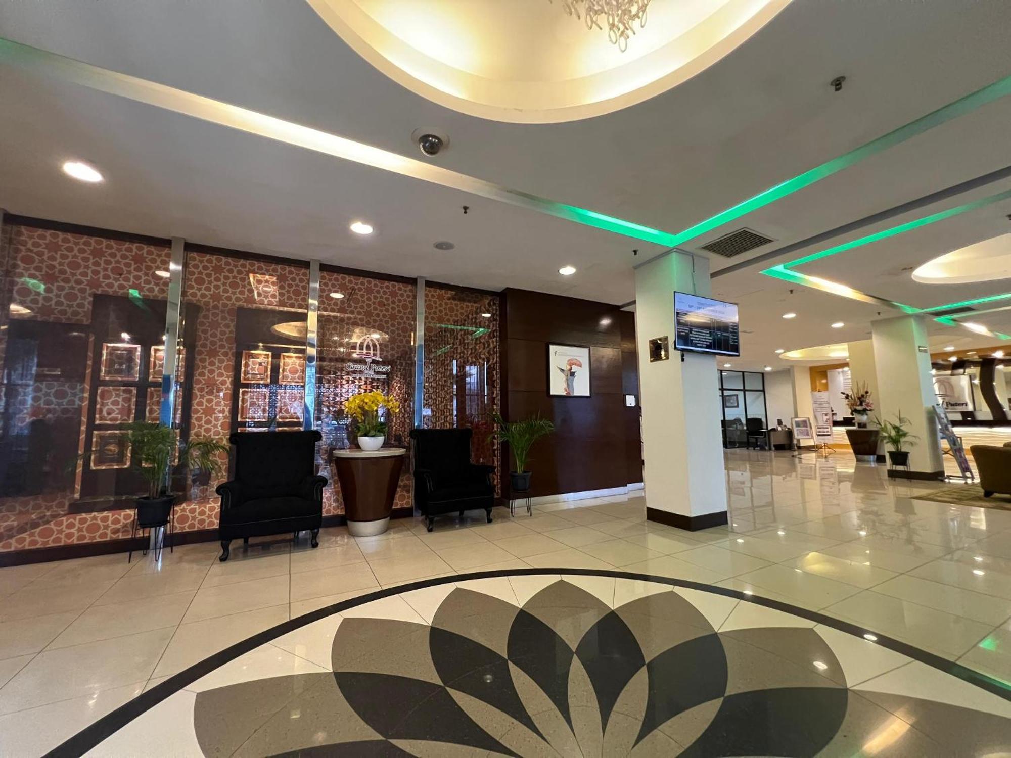 The Grand Puteri Hotel Kuala Terengganu Exteriör bild