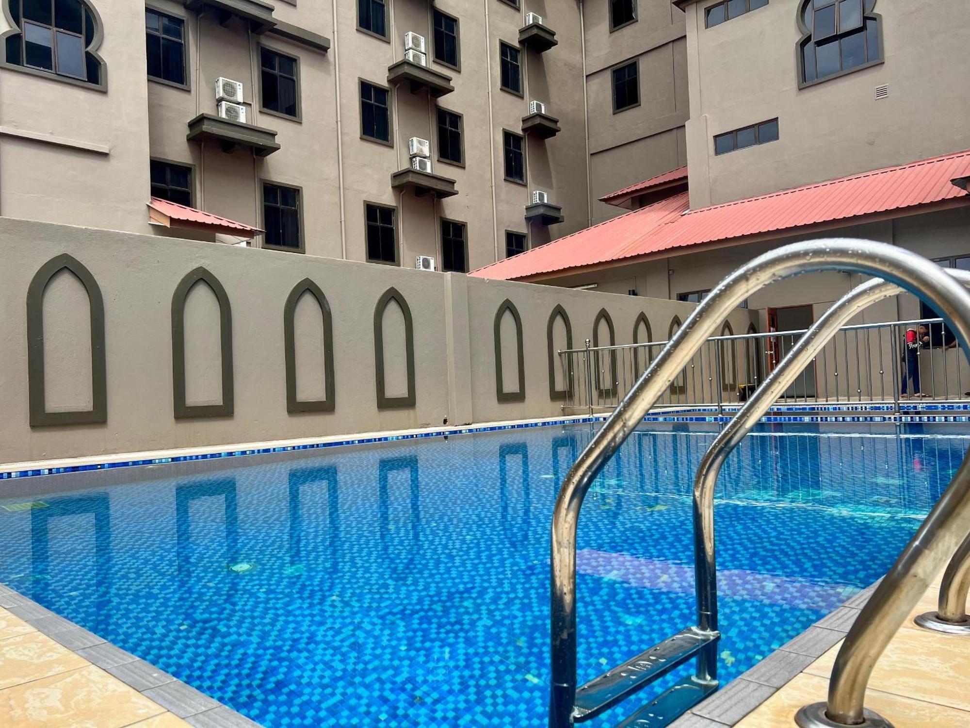 The Grand Puteri Hotel Kuala Terengganu Exteriör bild